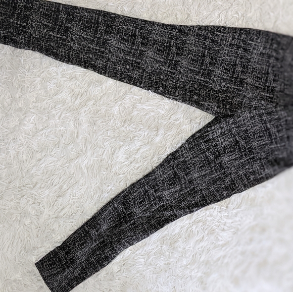 Banana Republic Petite - Black white crosshatch sloan pant - Picture 6 of 10